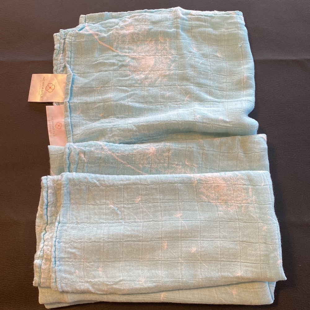NEWCASTLE Classics Baby Swaddle Blanket Blue Dandelion Seeds Muslin M3
